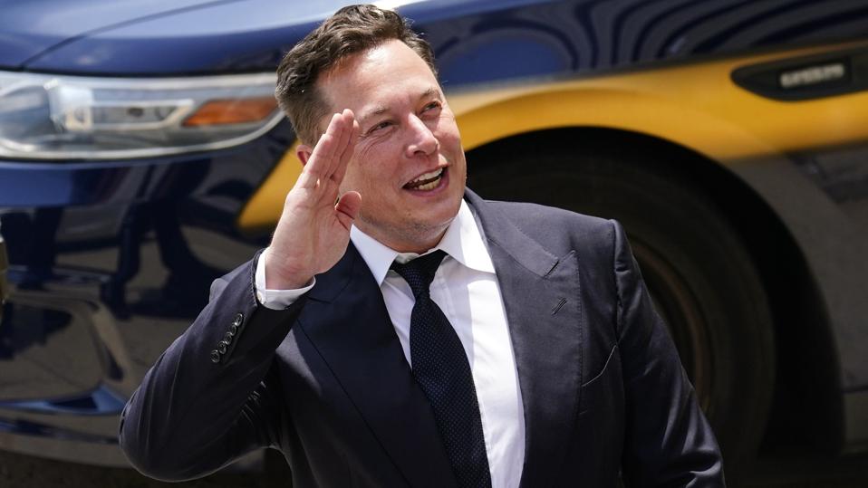 Forbes's tweet photo. Elon Musk Wants To Buy Twitter And Take It Private, SEC Filing Reveals https://t.co/rSeErw2yg0 https://t.co/fS9Qyl9aAU