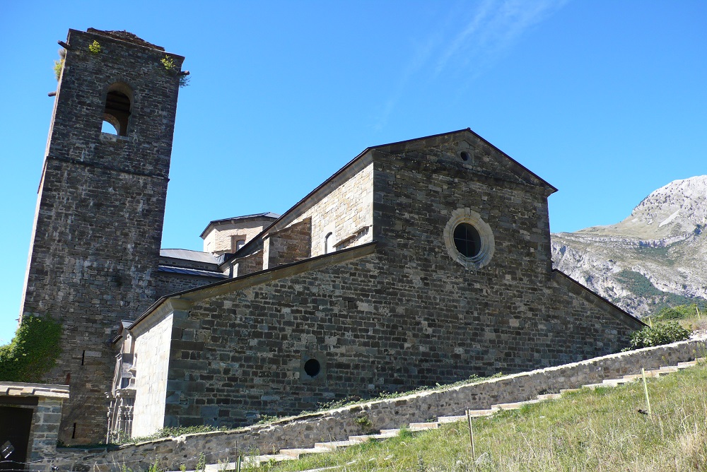 AbadiaSamitier's tweet photo. Una de las #excursiones que recomendamos en la Abadía de #Samitier es recorrer las diferentes estancias del Real 𝑴𝒐𝒏𝒂𝒔𝒕𝒆𝒓𝒊𝒐 𝒅𝒆 𝑺𝒂𝒏 𝑽𝒊𝒄𝒕𝒐𝒓𝒊á𝒏: cementerio, iglesia, sala capitular, claustro, biblioteca, cripta, refrectorio... 
🗝https://t.co/ksUdPtPl2n https://t.co/09rv9CsKDt