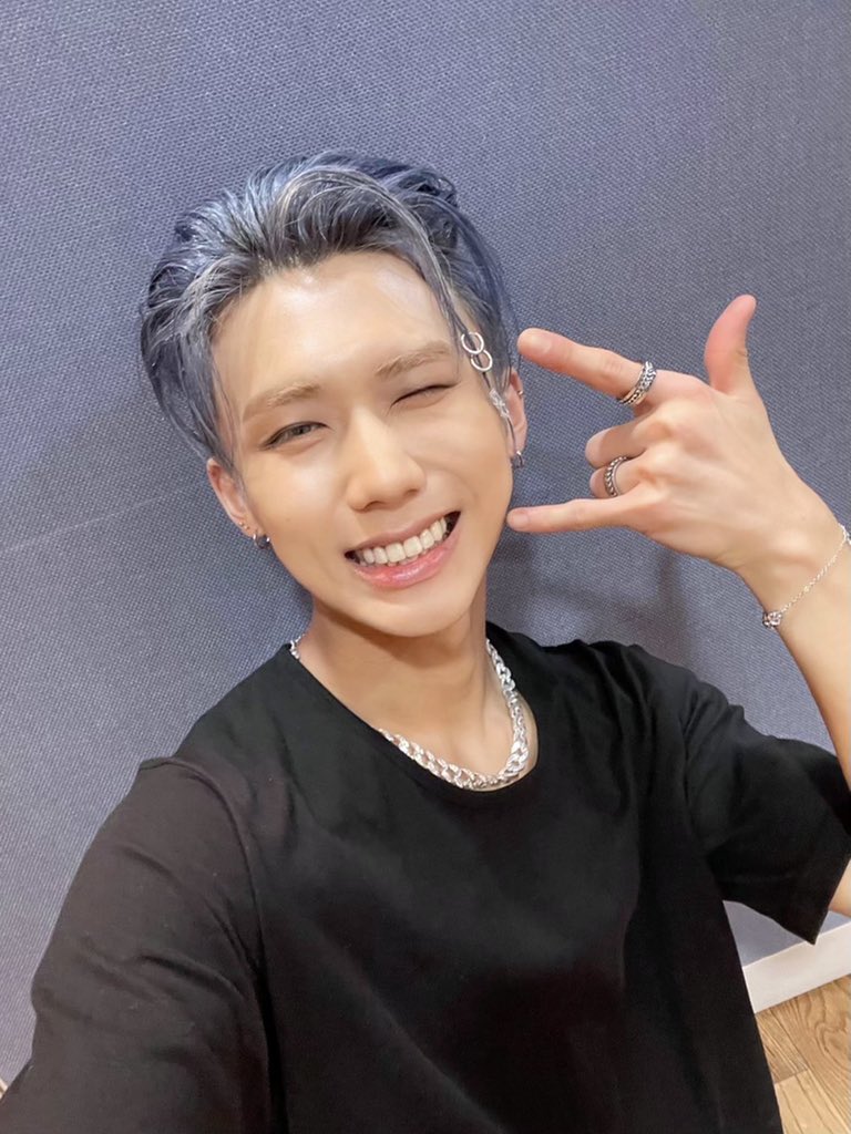 dkz_dy's tweet photo. #종형 #JONGHYEONG
엠카 그만 좋아하는 거.. 그거 어떻게 하는데? https://t.co/7ao5Ln4Xws