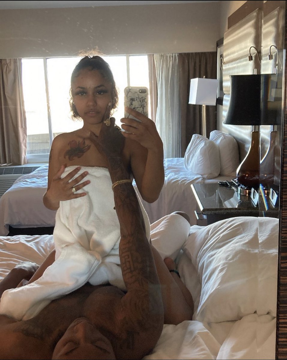 Locdbaeee's tweet photo. I need a selfie like this… 🥺 https://t.co/O99WLjeef3