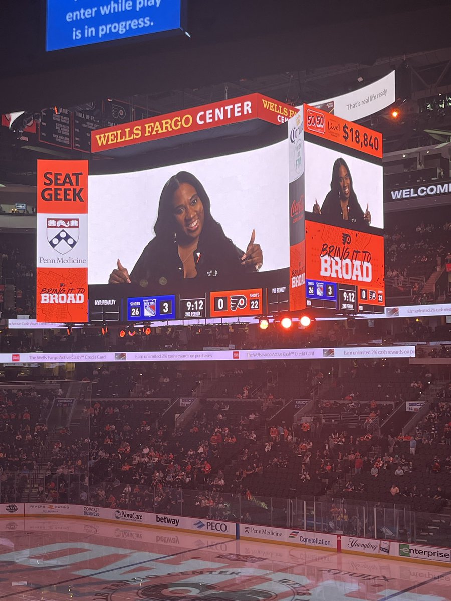 Last night the <a href="/Wooderice215/">Wooder Ice</a> crew invited me to a <a href="/NHLFlyers/">Philadelphia Flyers</a> game then they threw the WooderIce team &amp; my sister <a href="/LaurenReiLive/">Lauren Rei #Live</a> on the big screen #Salute #HustlePaysOff