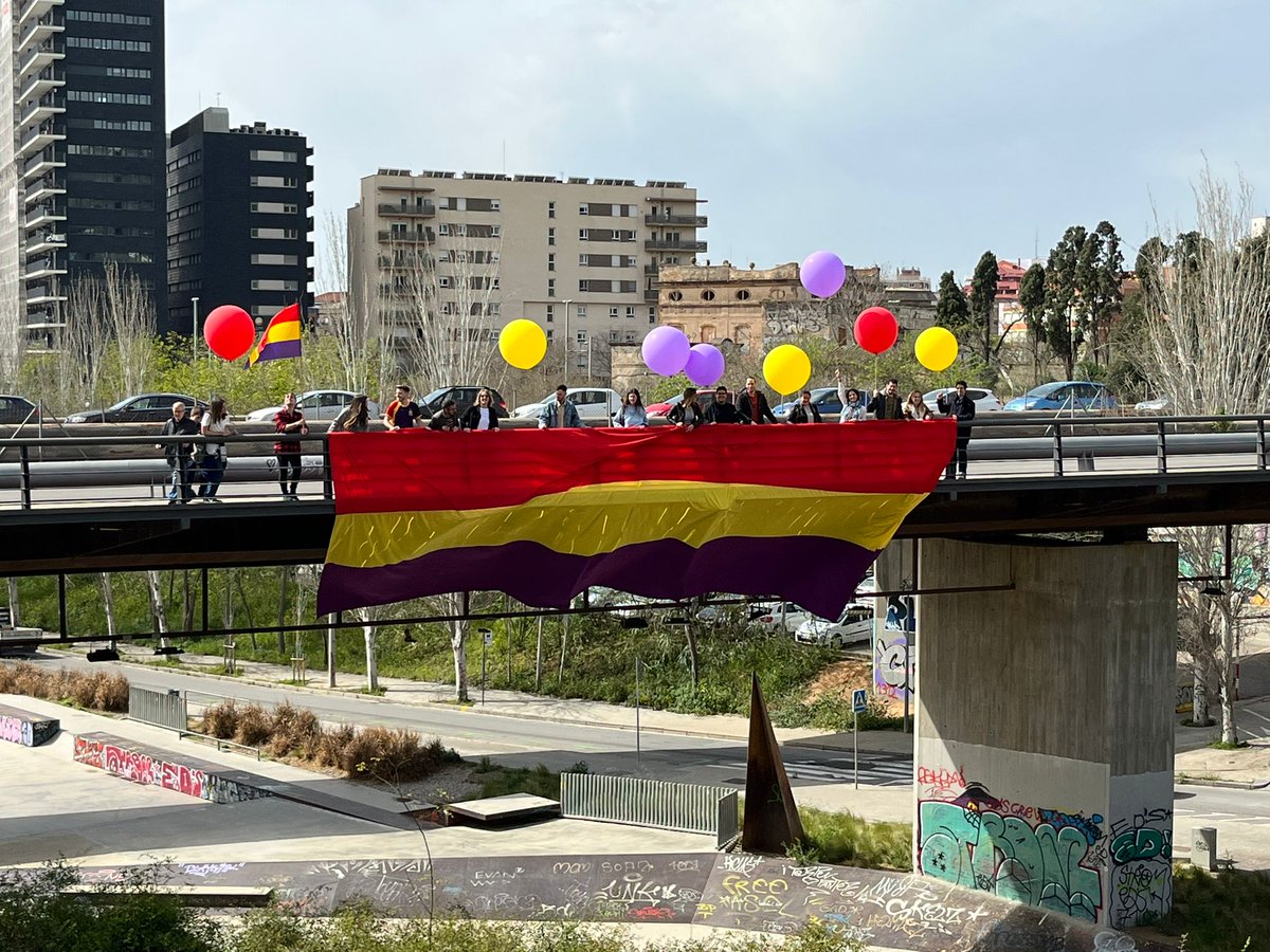 DaniMaBe93's tweet image. Un #14deAbril más rehivindicando la necesidad de una nueva República, entre toda la ciudadanía tenemos que #ConstruirRepública

Des de @jsccatalunya y @JSE_ORG conseguiremos un nuevo país y una nueva República