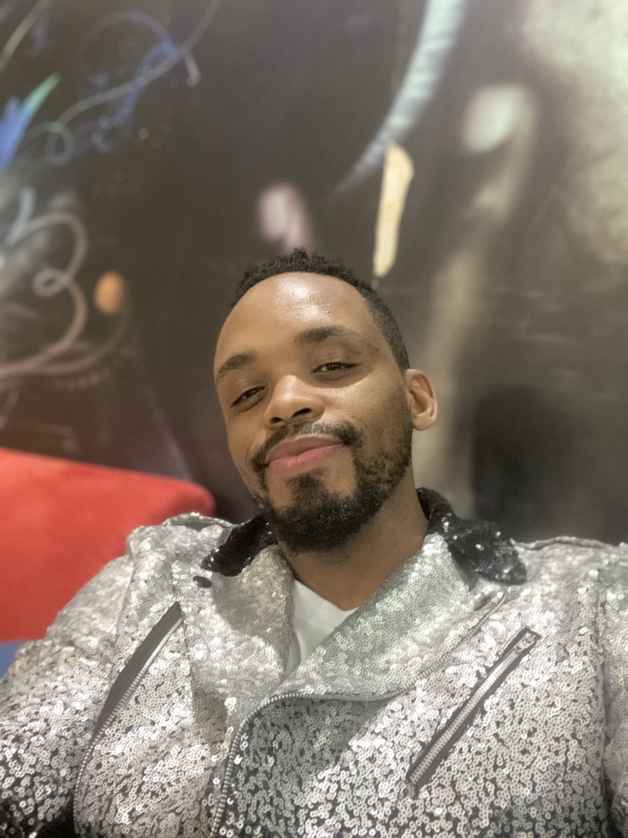 DonaldInDenial's tweet photo. I’ve arrive at SABC, listen to @METROFMSA at 2pm https://t.co/ilxqaeb6gx