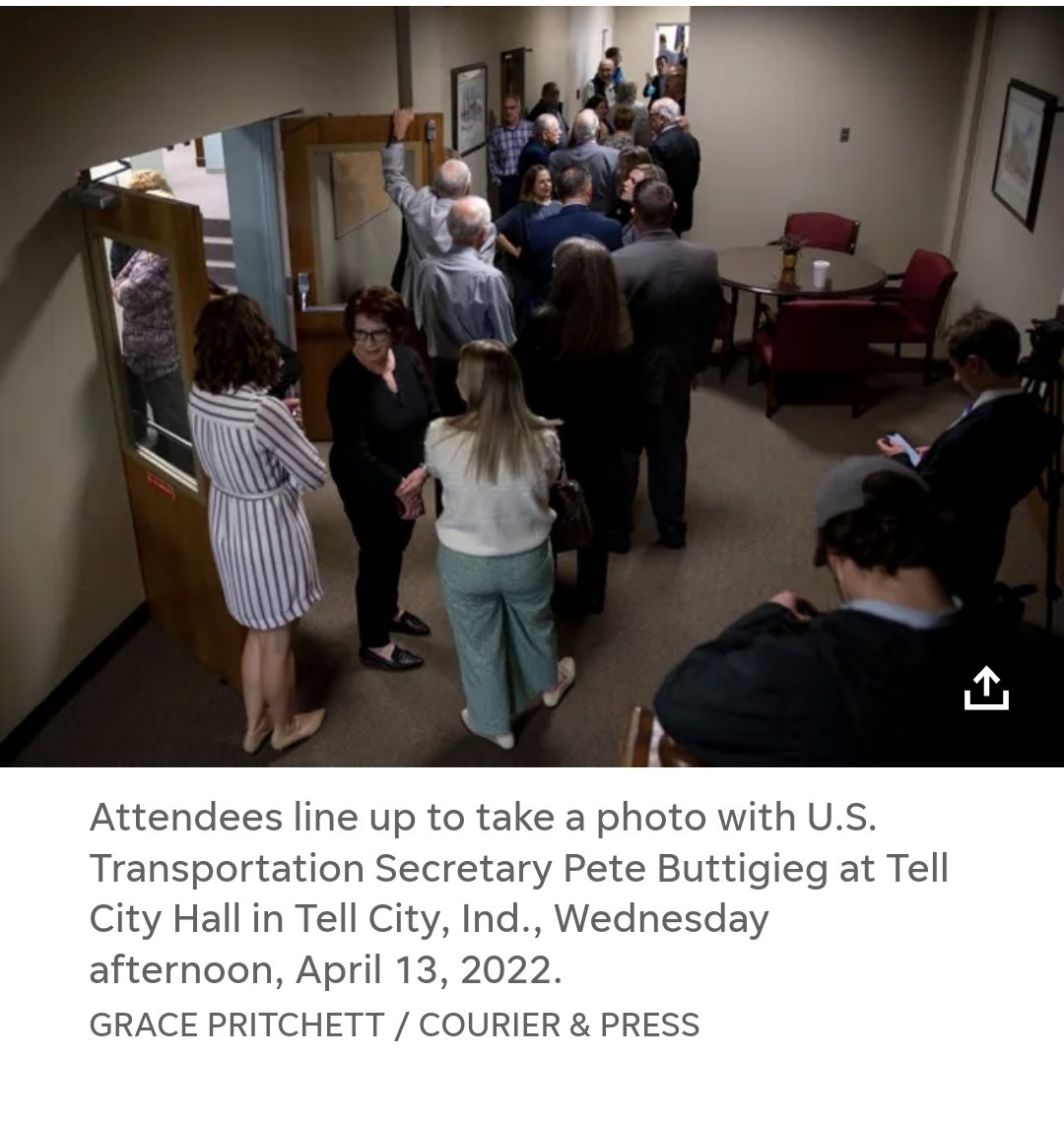 Look at this selfie line. 😀
#SecretaryPete #PeteButtigieg #InfrastructureBill #RuralAmerica #Indiana #BidenHarrisAdministration