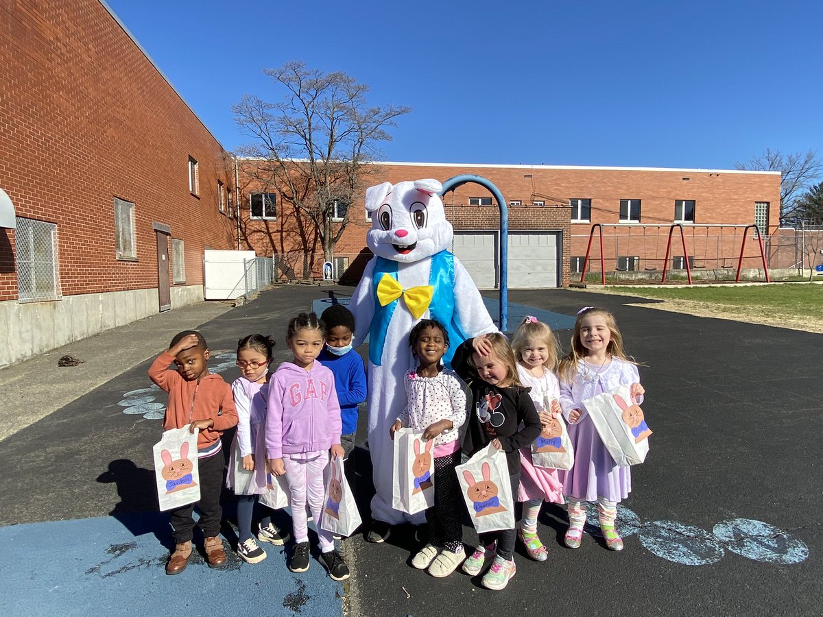 bssgr1's tweet photo. PreK-3 had more Easter fun this week! Click on the link to see more!
@bsskndg                        https://t.co/VwOp3KobDP https://t.co/sOowG3HhZP
