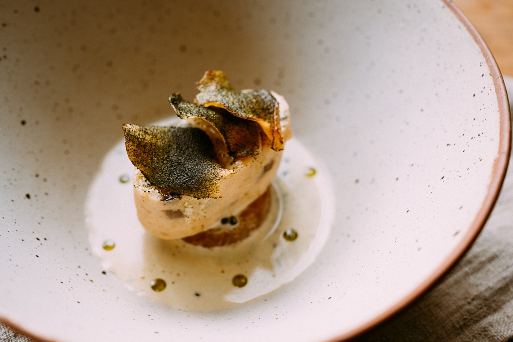 aruleoftum's tweet image. MANEKI RAMEN - TASTING MENU

The tasting menu at Maneki Ramen showcases Head Chef Pete’s incredible skill as well as allowing people a chance to sit and watch him in action from the pass.

To book your table please head to manekiramen.com

#manekiramen