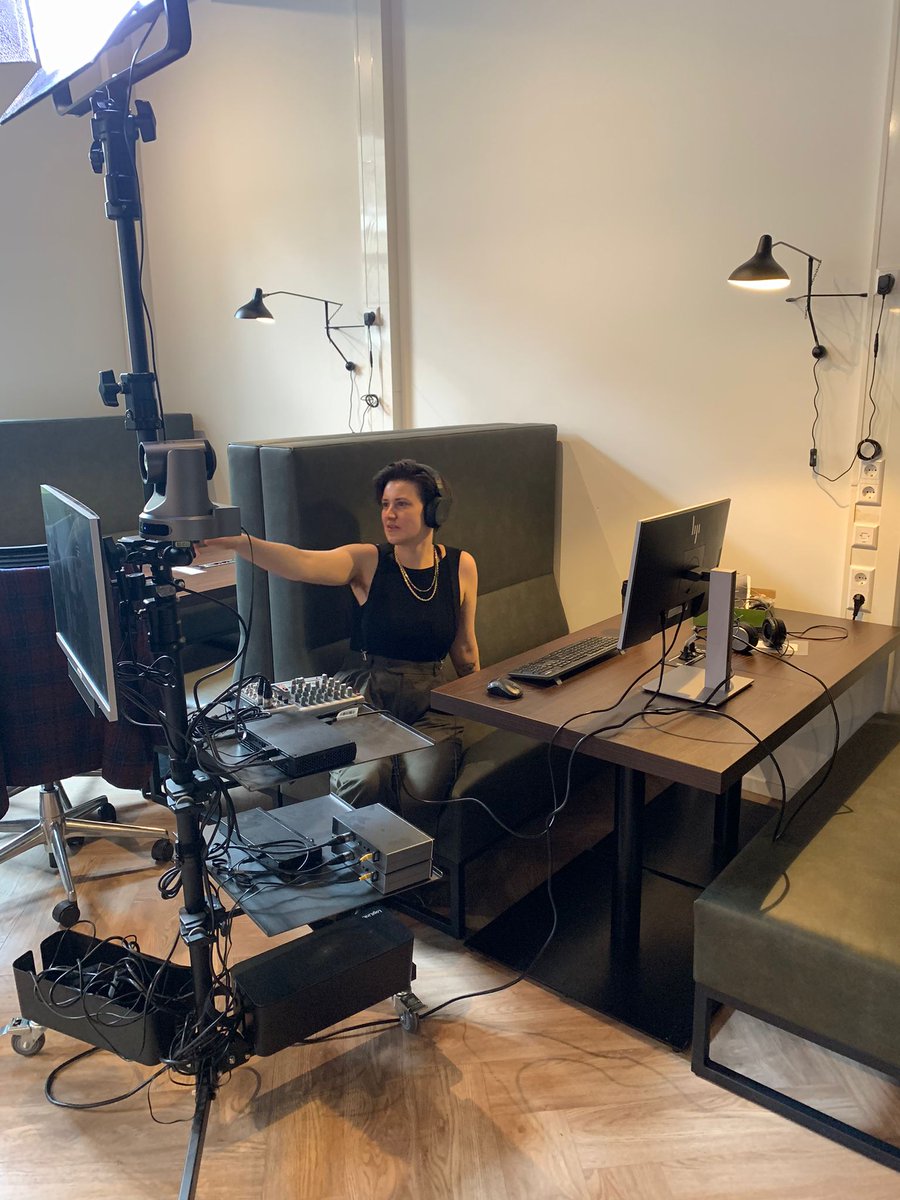 Gister hadden wij <a href="/LAKStweets/">LAKS</a> op bezoek. Leerlingen stelden vragen over de examens via Instagram die wij in een filmpje voor ze hebben beantwoord. Altijd een fijne en professionele samenwerking met het LAKS!