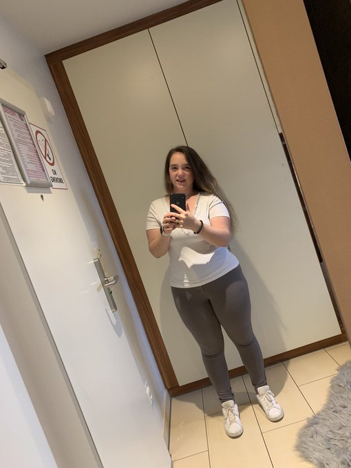 Ich bin heute mal wieder in den Portalen in meiner Cam online! 😉 Mal wieder testen wie es so l&auml;uft 😊<a href="/tag/teen"class="tags"><span>#teen</span></a><a href="/tag/camgirl"class="tags"><span>#camgirl</span></a><a href="/tag/bestfans"class="tags"><span>#bestfans</span></a><a href="/tag/big7"class="tags"><span>#big7</span></a><a href="/tag/mdh"class="tags"><span>#mdh</span></a><a href="/tag/amateurgirl"class="tags"><span>#amateurgirl</span></a>