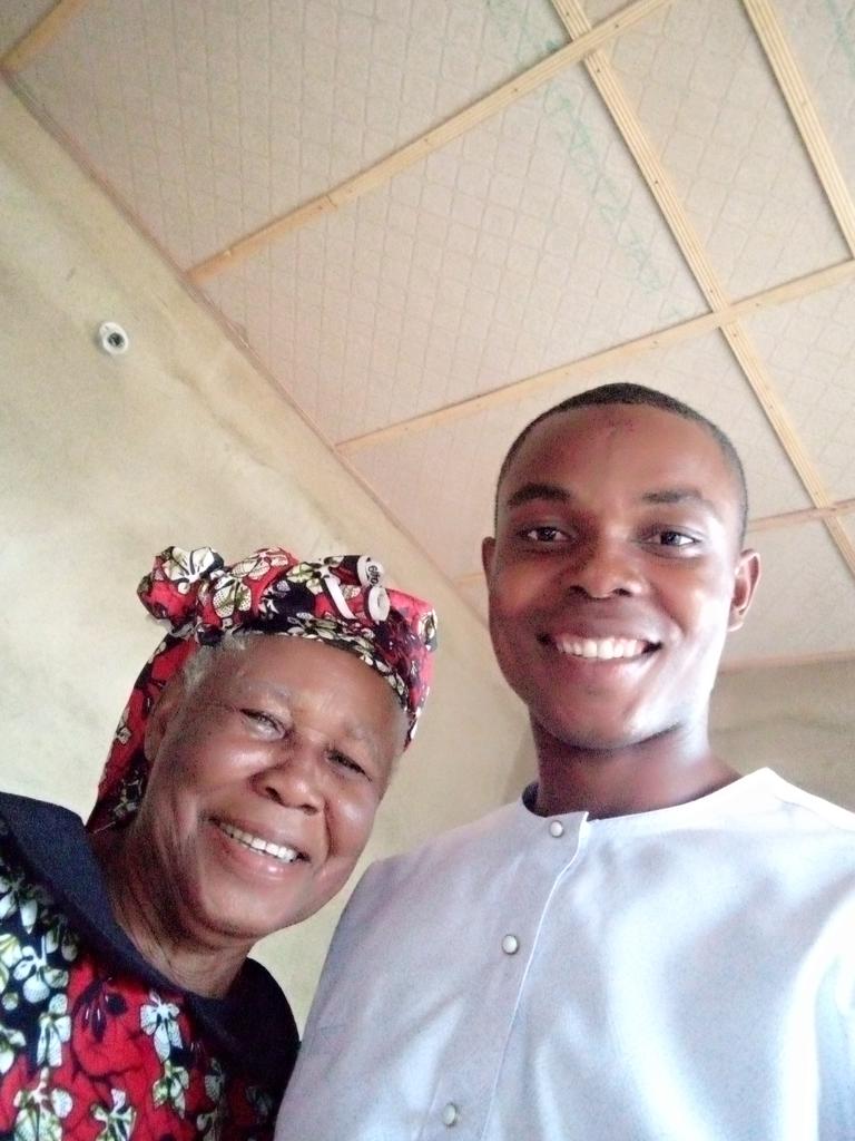 _MichGreat's tweet photo. Can your grandma ever? 
Me and my granny 😍😍😍😍

Post your grandma if you ever took pictures together and tag me 😊

Let's start a new CHALLENGE

#GrandmaChallenge #MichGreat 

 #granny #grandmother #grandma https://t.co/V9PuX5lZC3