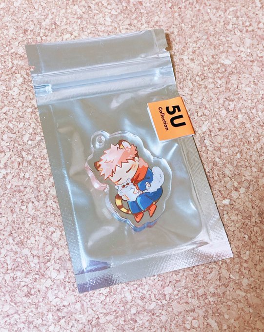 ノベルティ〜〜こんな感じの五悠アクキーになります〜!🐯両面です!
これは試作品なので実際はもうちょっと色々変わると思います。 