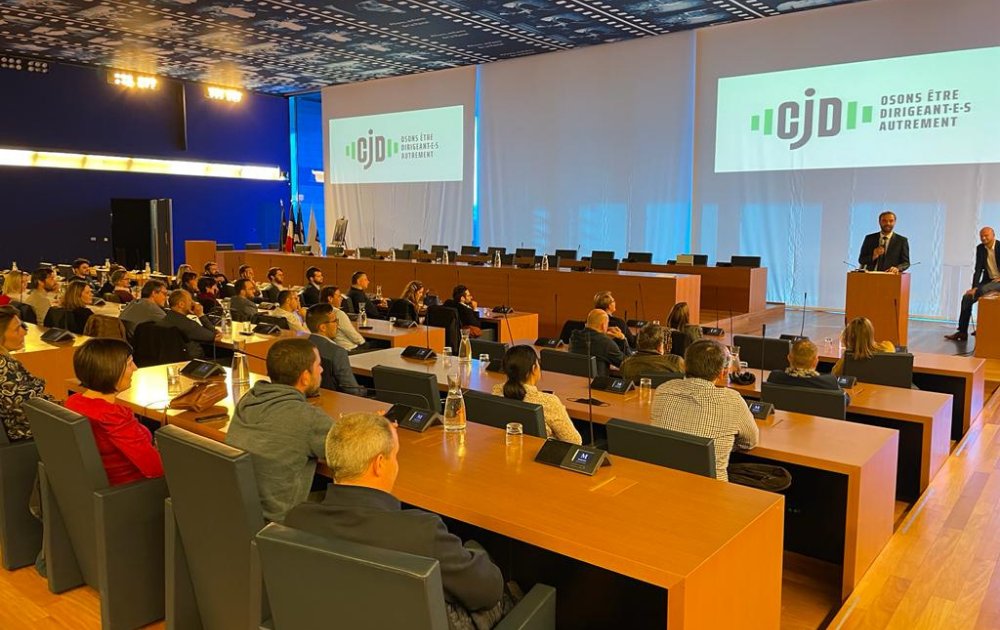 CJDMontpellier's tweet photo. [ #PLÉNIÈRE ]

@MDelafosse, maire de Montpellier et président de Montpellier Méditerranée Métropole, nous a fait l’honneur de nous recevoir pour notre plénière mensuelle pour échanger sur le #management et le #fonctionnement d’une ville et d’une métropole☝🏻 https://t.co/3RMtwbkhut