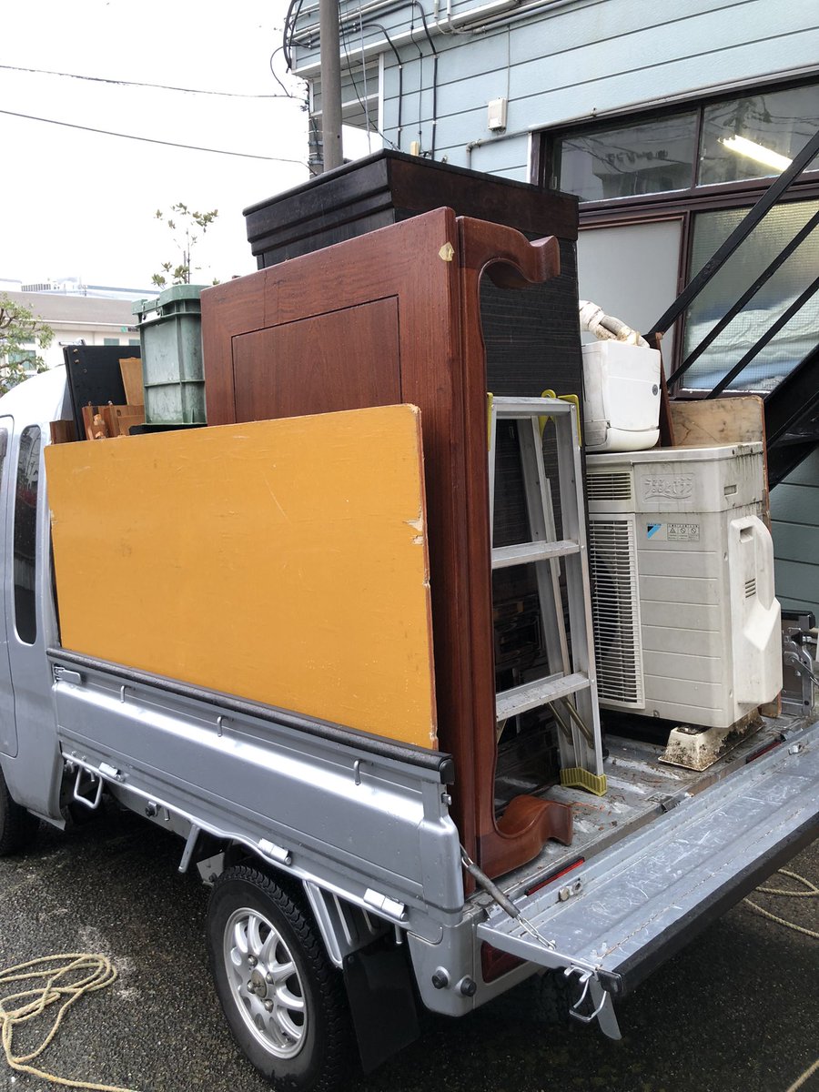 recycle_base's tweet photo. 川崎市多摩区にて残置物の片付け作業でした♪
大量の大きな家具や家電でしたが、なんとか時間内にリサイクルと回収で対応させていただきました😊
#残置物撤去
#不用品回収
#リサイクルショップ
#出張買取
#リサイクルベース
#多摩区 https://t.co/1ccgs3CeMr
