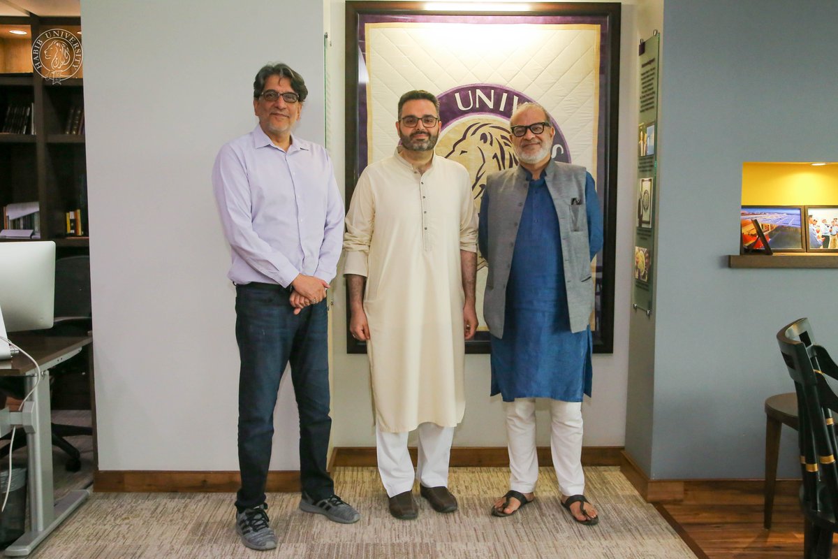 HabibUniversity's tweet photo. Glimpses of the recent talk organized by #HabibUniversity’s #ComparativeHumanities Program hosted Dr. Sajjad Rizvi from @UniofExeter to talk on, “Global Philosophy, Intellectual History, and Askesis: What is Philosophy in the Islamic Traditions?”
#IslamicPhilosophy https://t.co/PgEfX7FoMl
