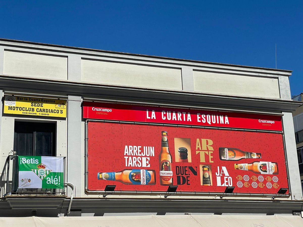 FPBeticas's tweet photo. Gambrinus se apunta a nuestra iniciativa de #UnBeticoUnaBandera
Os informamos @Cruzcampo que vamos a ejercer la opción de pagar su cláusula de rescisión 😂😏 https://t.co/roEfMRkwjs