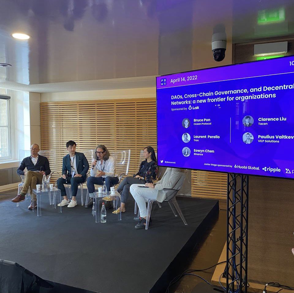 TrustWallet's tweet photo. Trust Wallet CEO @EowynChen was part of a panel discussion this morning at #ParisBlockchainWeek 

She shared her knowledge on topics like DAOs, crosschain governance and decentralised networks where Trust Wallet has integrated a large number of blockchains covering these sectors. https://t.co/HWfSykNc2A