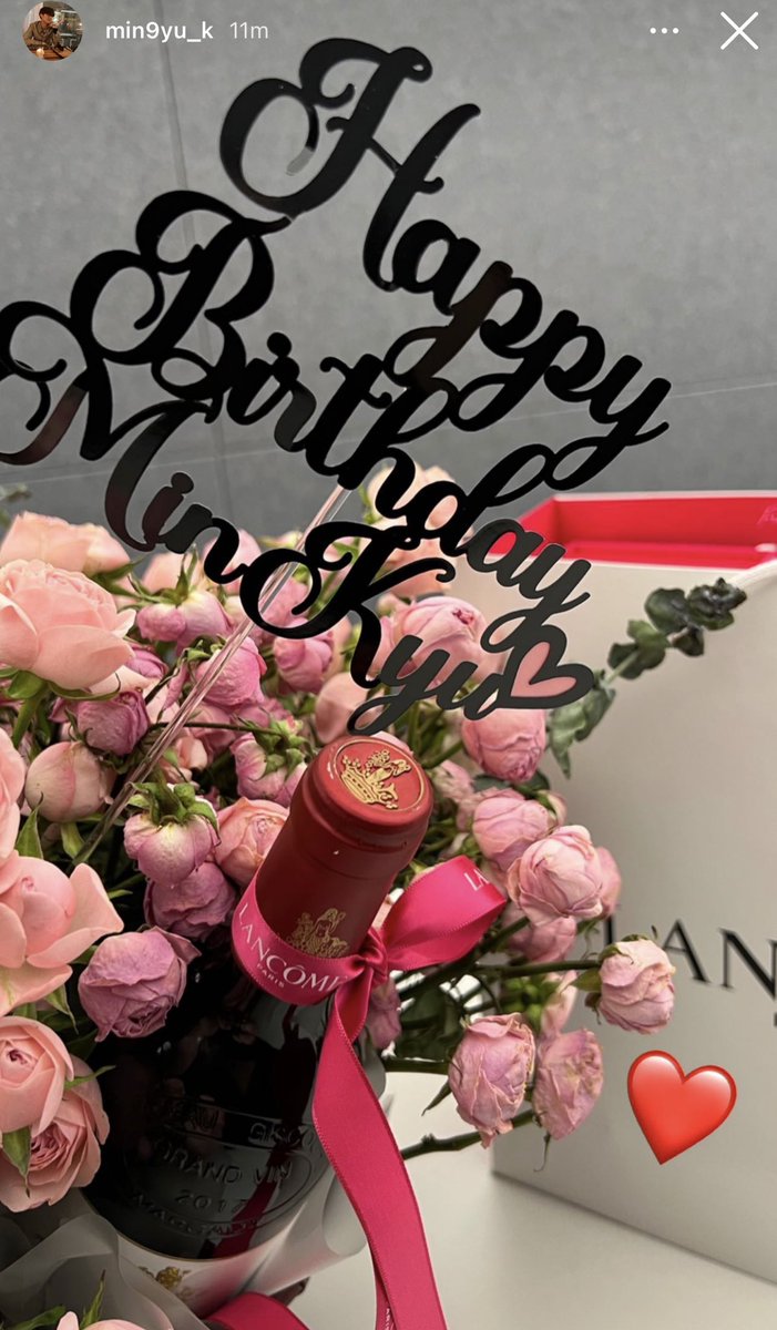 Wow! Wine and flowers from Lancome 🥰
