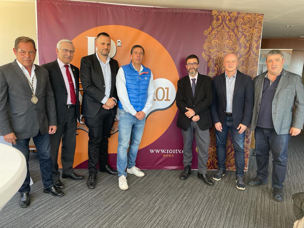 101tvMalaga's tweet photo. ✝✝ #Ssanta101tv #JuevesSanto #CofradiaMLG
#Momentos Félix Gutiérrez, Agusto Pansard, Manuel Molina, Antonio González, José María Verá visitan @101tvMalaga https://t.co/MAhq5bVYEQ