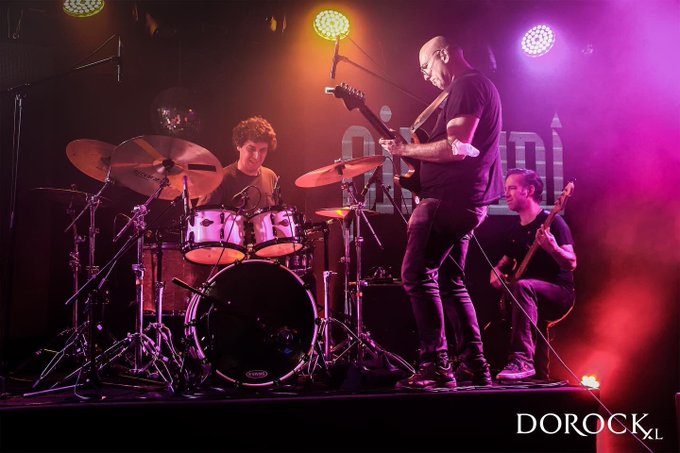 View image on Twitter