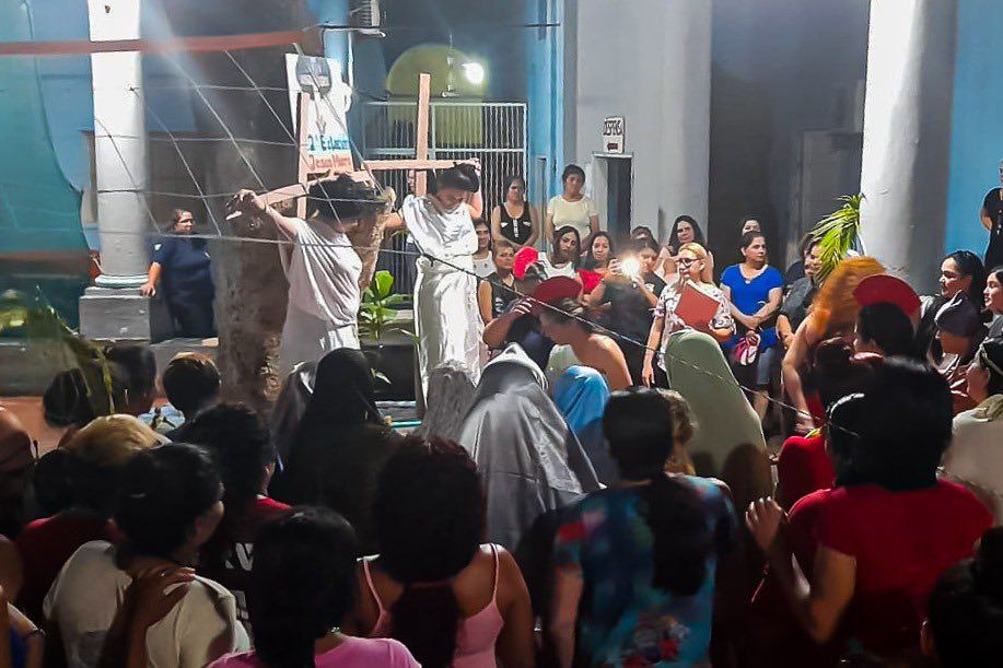 MJusticiaPy's tweet photo. Anticiparon Vía Crucis en el #BuenPastor

Nota https://t.co/4qwoGEoehl https://t.co/EGLAWvqLqt