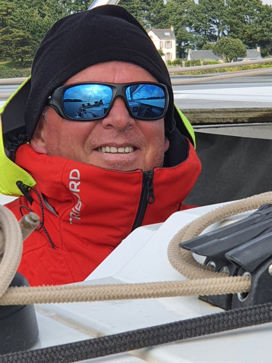 BeuvantCaroline's tweet photo. Denis LEMAITRE participe au Spi Ouest-France 2022 sur Grand Surprise Logoden ⛵️ https://t.co/lUJJ1JuIWE