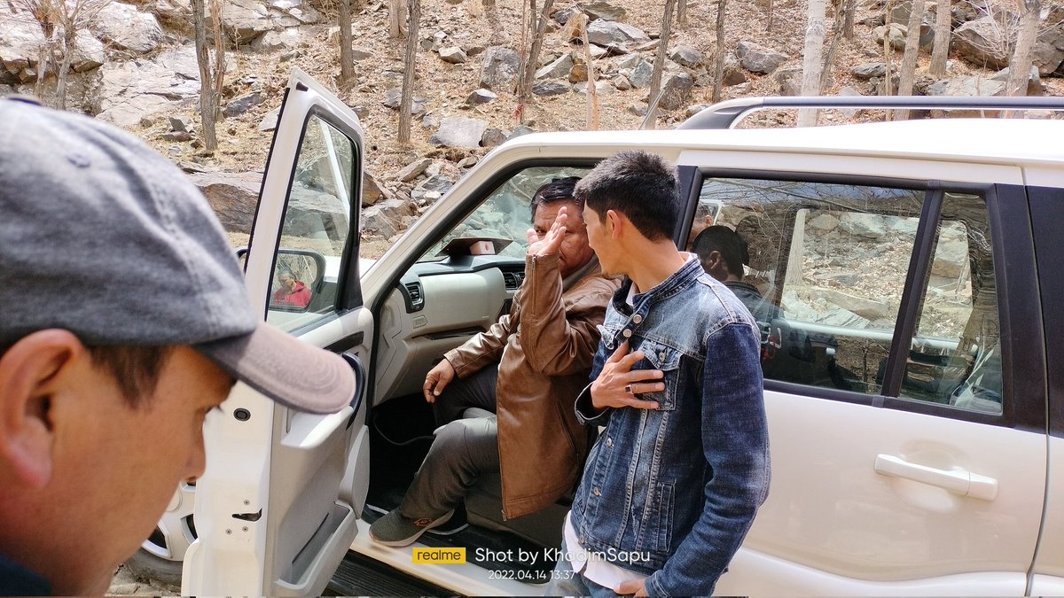 KhadimSapu786's tweet photo. D power of social media ✊
Thanks alot drst #DM @santoshsukhdeve sir 4 prompt action, 2day #SE #PHE &amp; IFC kgl vd his team visited our village, analysed ground realities &amp; assured public not 2 get panic about water facilities, he also analysed the survey which was done 4 #JJM
1/2 https://t.co/I3pXXscSER