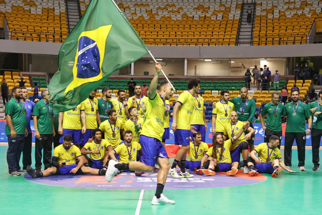 #tbt

Nosso TBT de hoje é com a Seleção Brasileira campeã do último Sul-Cent... instagram.com/p/CcVHOJepI4Q