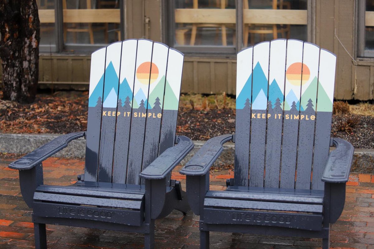 SugarloafMaine's tweet photo. A friendly reminder from our pals at the Life is Good store. #theloaf #lifeisgood #keepitsimple https://t.co/yBLleKXyvR
