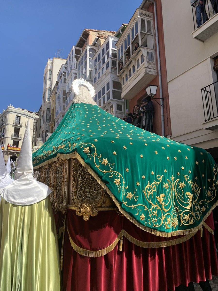 351 estrellas <a href="/SSdeZamora/">Semana Santa Zamora</a> #Esperanza 💚