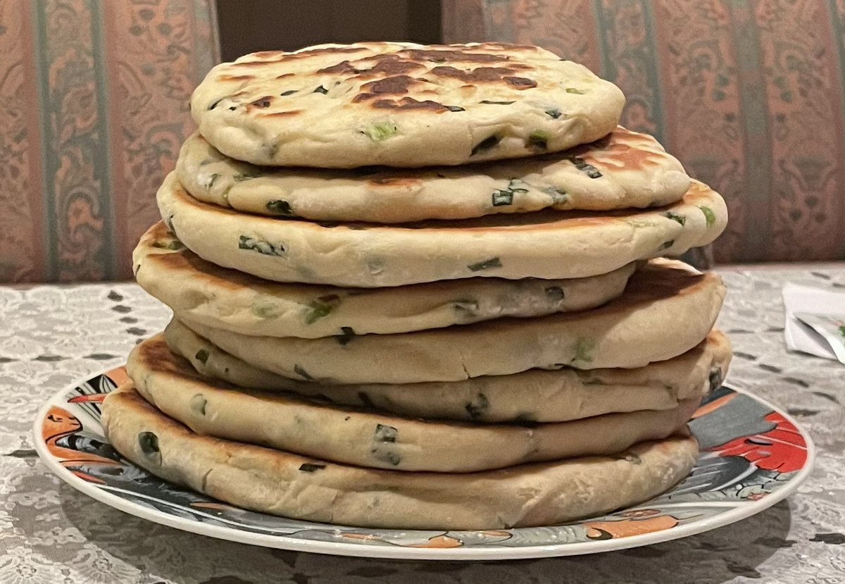 8osh8's tweet photo. 一週間分のお弁当を作り置きしてた、トルコパンもどきとインドカレーが1番飽きずにタンパク質と糖質摂れる🙌 https://t.co/R3IJNL5PVL