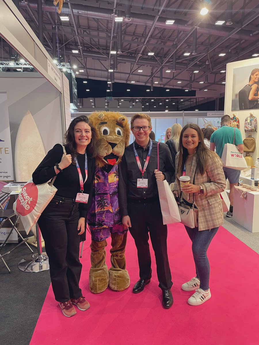 ThePrintedImage's tweet image. Lovely to see the world reopening &amp;amp; industry events taking place once again. Even nicer putting faces to emails and people coming back together #Merchworld #Promotionalmerchandise