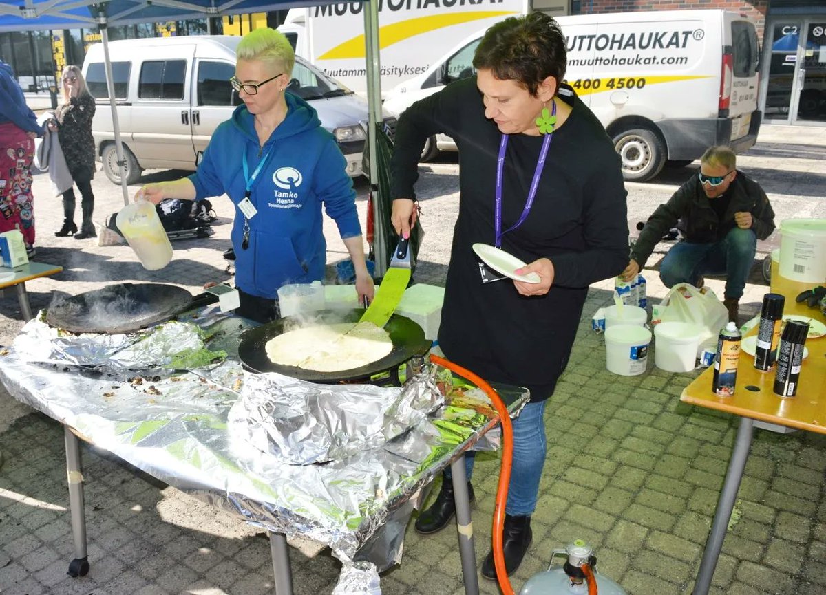 The Spring It On event was held on the Kuntokatu campus on Wednesday 13 April to mark Student Mental Health Day.

There was live music, mocktails, pancakes, stands of organizations, social circus, the SportUn exercise point and the products of the Proakatemia team companies.
