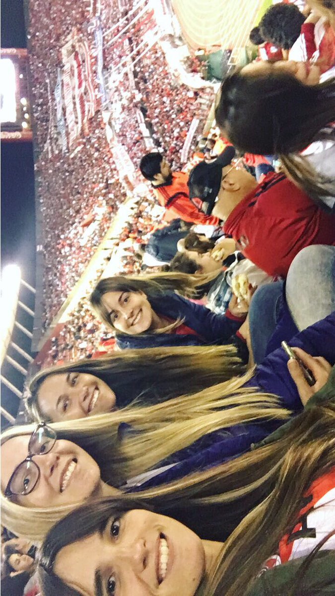 Noches de copa 🏆🐔

#FotoMonumental  

<a href="/JulitaTorrillo/">Shu</a> 
<a href="/Adetorrillo/">Maria Adelina Torrillo</a> 
<a href="/SOLTORILO/">MARIA SOL</a> 
<a href="/RiverPlate/">River Plate</a>