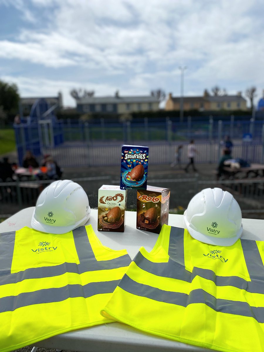 JHarrisVistry's tweet photo. Join us and @PlymCommHomes at Titchy Park this afternoon for our Easter Egg hunt! #birdwatching https://t.co/tvfy5byPbD