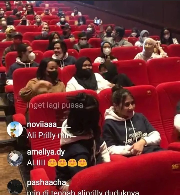 Sundari636's tweet photo. #aliprillybertemu mereka yang ketemu kenapa gue yang salting😗. @alysyarief @prillylatuconsina gimana sih perasaan kalian🌝 https://t.co/3a6htHEV6U