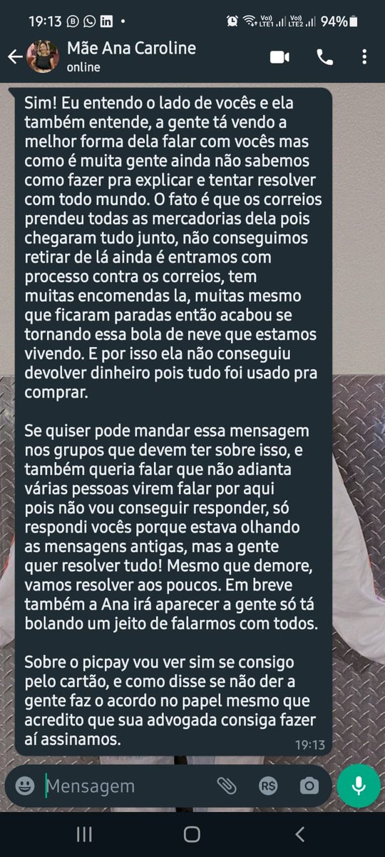 attkittenkstore's tweet photo. Senso de humor duvidoso. Muitos álbuns, teoricamente, estavam nas mãos da Ana, agora a culpa é do correios 🤔 https://t.co/sAV3yjwtrK