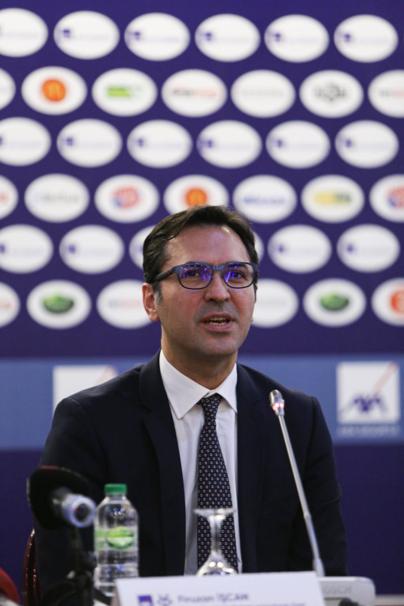 TVForgtr's tweet photo. Kadınlar AXA Sigorta Kupa Voley Final Etabı’nın Basın Toplantısı Gerçekleşti.

⛓ https://t.co/ISIYKnDBfN https://t.co/h3T1z93kNn