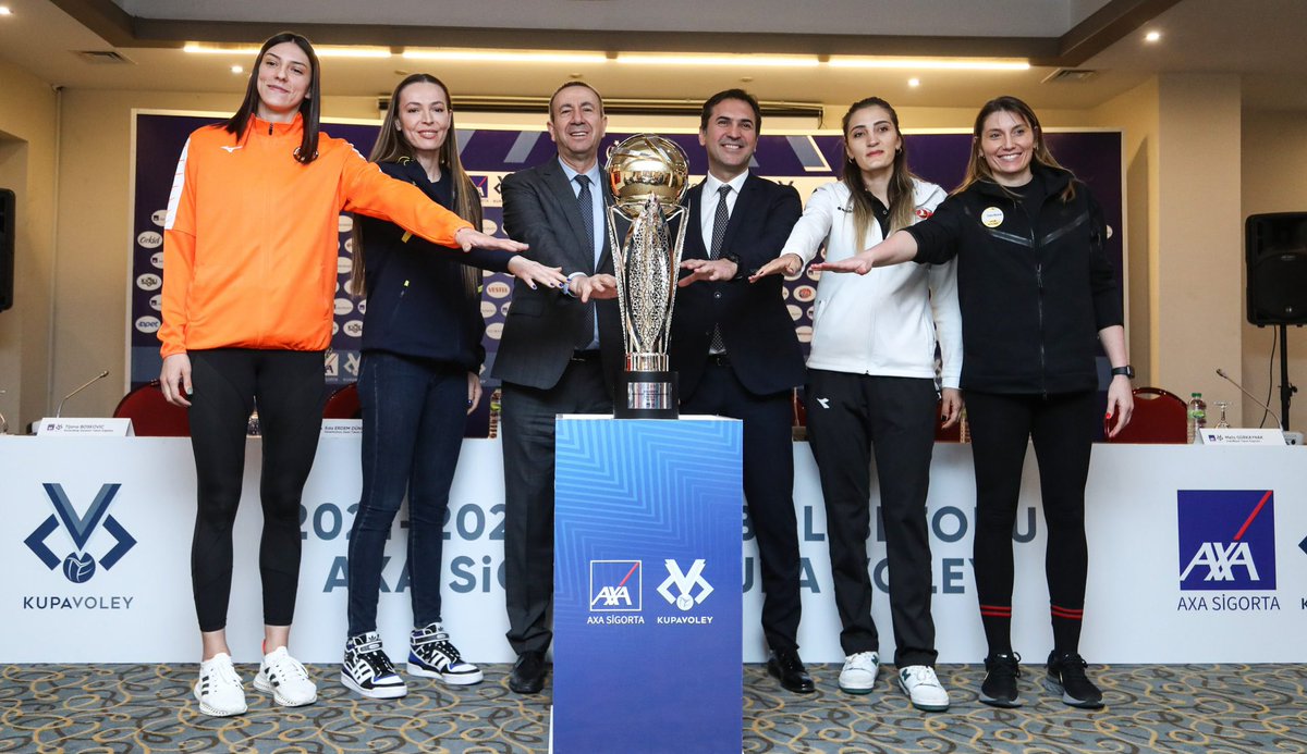 TVForgtr's tweet photo. Kadınlar AXA Sigorta Kupa Voley Final Etabı’nın Basın Toplantısı Gerçekleşti.

⛓ https://t.co/ISIYKnDBfN https://t.co/h3T1z93kNn