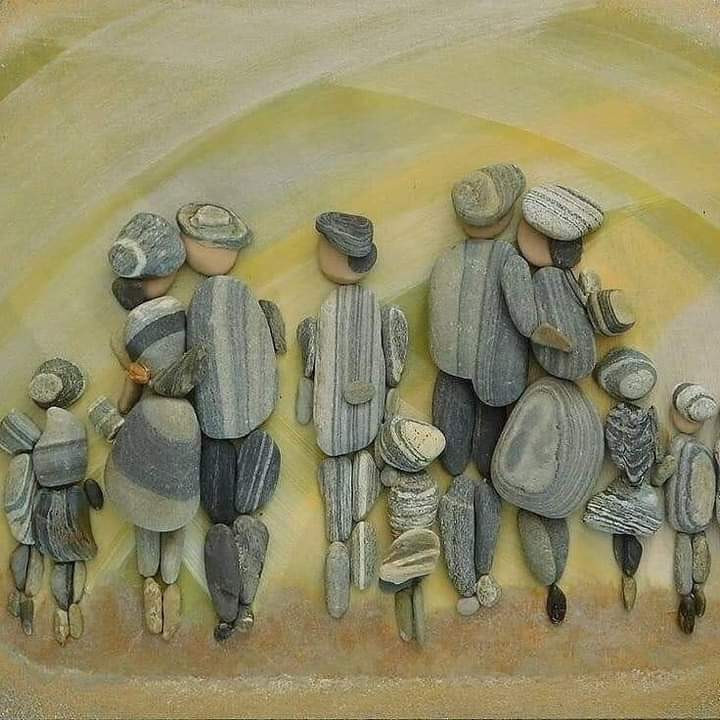 One_guy_lyk_dat's tweet photo. This is a 1/1 NFT piece on @refineabIeapp.

It is a typical art representation of a family during the stone age

https://t.co/YKKZMjfyCs

#art #NFTs #refineable https://t.co/ds1L4Wrfgt