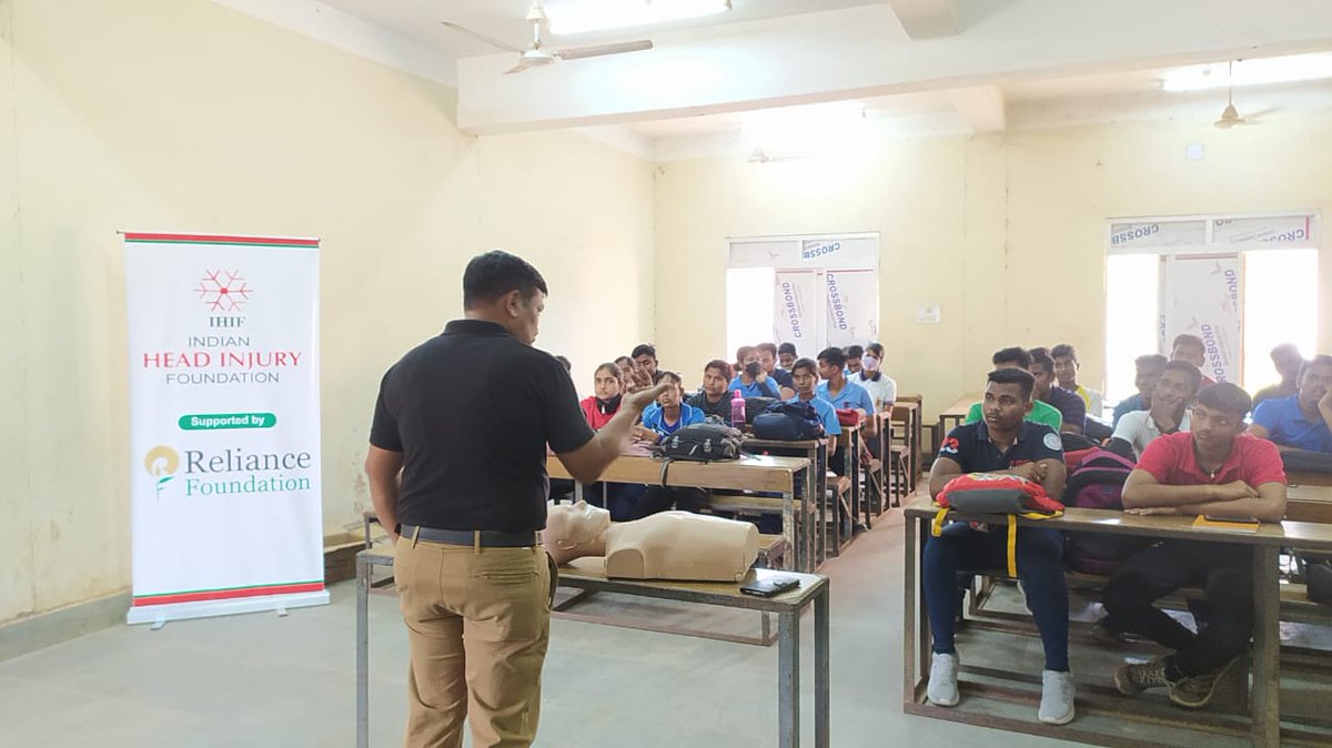 DillipKuPanda's tweet photo. #firstresponse & #DrivingBehaviour traing to NCC Cadets, Ekamra College, Bhubaneswar in March 2022. Discussed on 4E of Road Safety. https://t.co/isMW2lVSsv