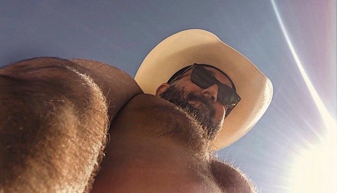 Playa de carne https://t.co/4ORWZK0pB6