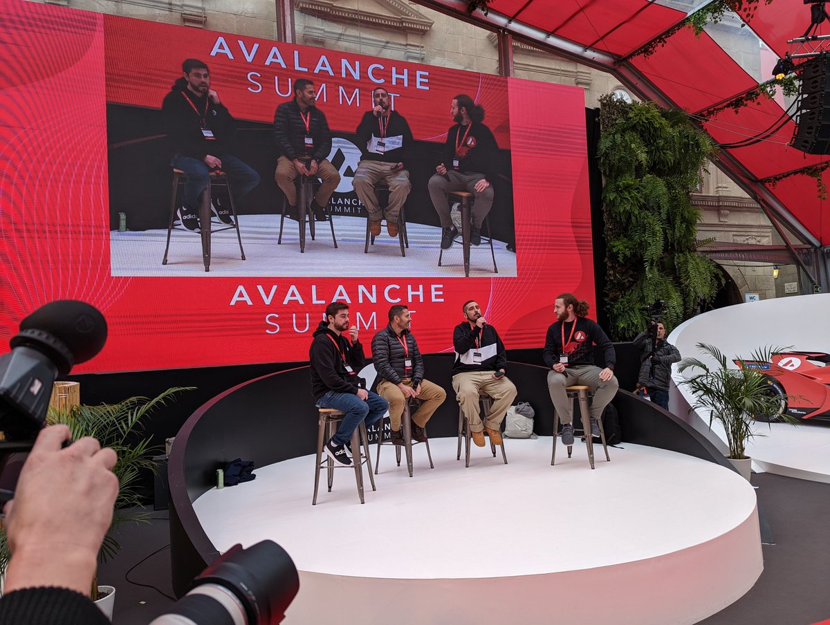 das_connor's tweet image. Avalanche Summit was one of the best weeks of my life.

Builders and community members united to vibe over the ecosystem we&apos;re building together.

Here are my ten takeaways from my week in Barcelona.