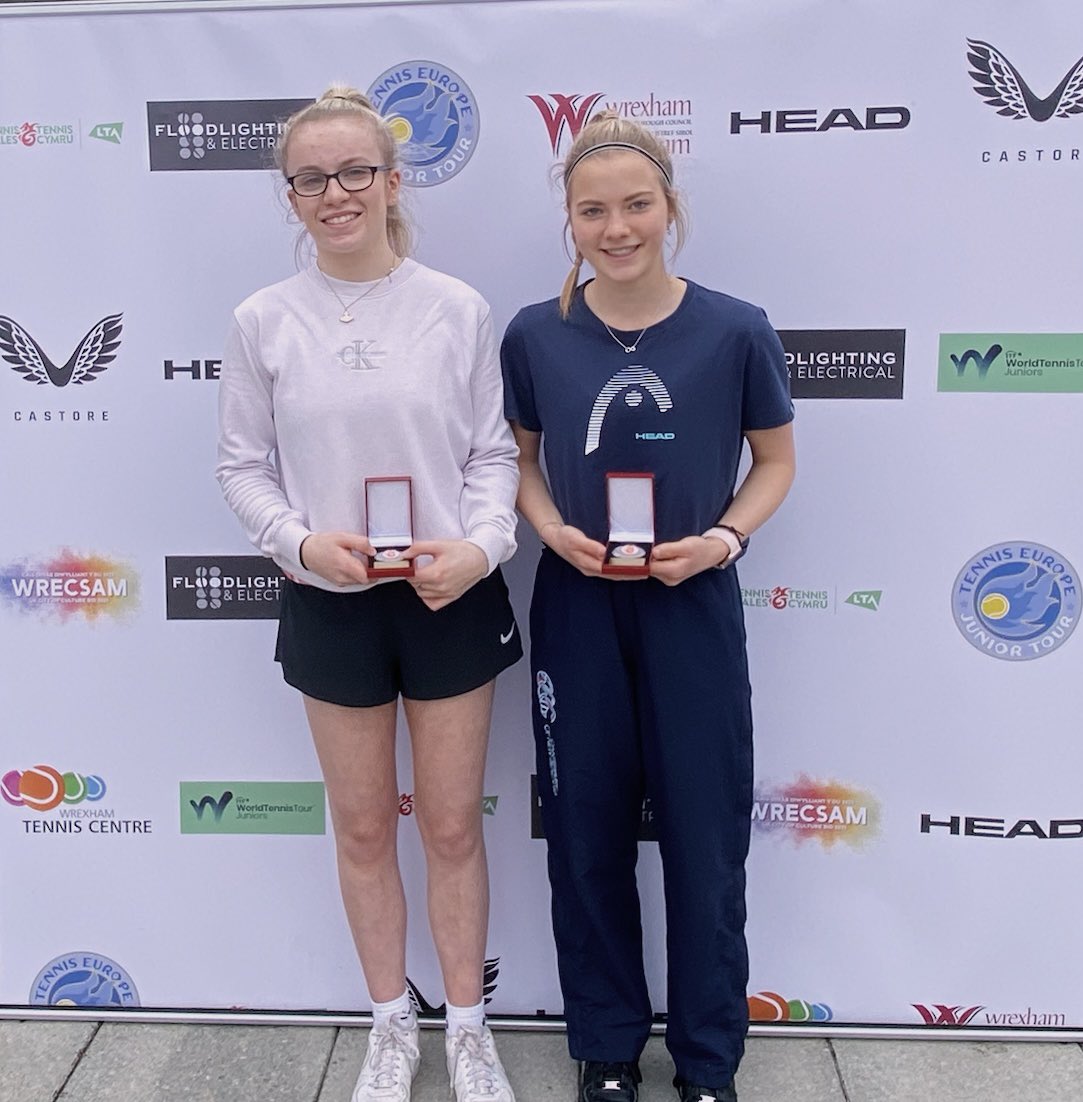 Francesca Davis tweet media