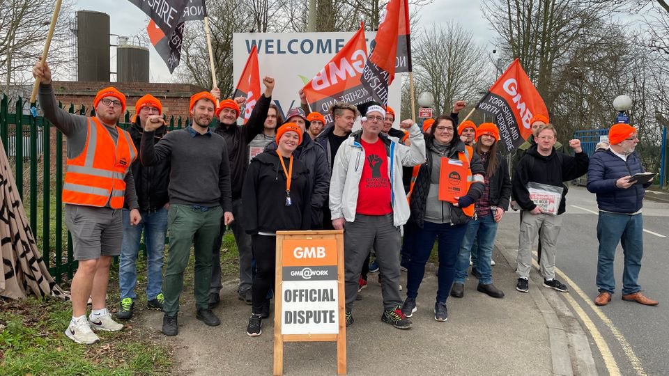 GMBGarySmith's tweet photo. Proud of these @GMB_union members. 

Fire and rehire belongs on the scrap heap of history, not in the boardroom planning meetings of company top brass. 

Solidity to our members on strike! https://t.co/HrljSFU5ud