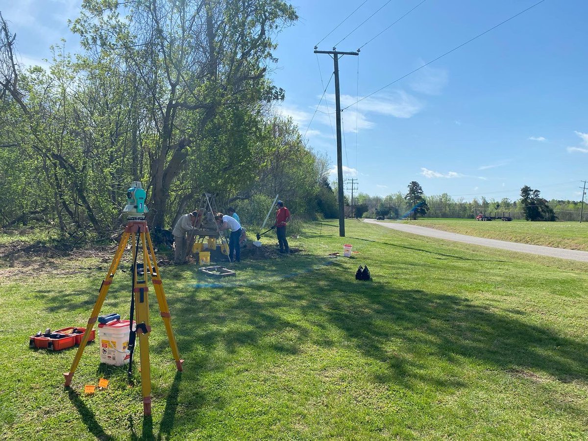 kingwillcoHS's tweet photo. A windy but beautiful day in King William. We are continuing our search for the courthouse tavern, including a Ground Penetrating Radar (GPR) survey. Excited to work with great volunteers and welcome visitors for tours until 4 this afternoon. https://t.co/v827oK4NmS