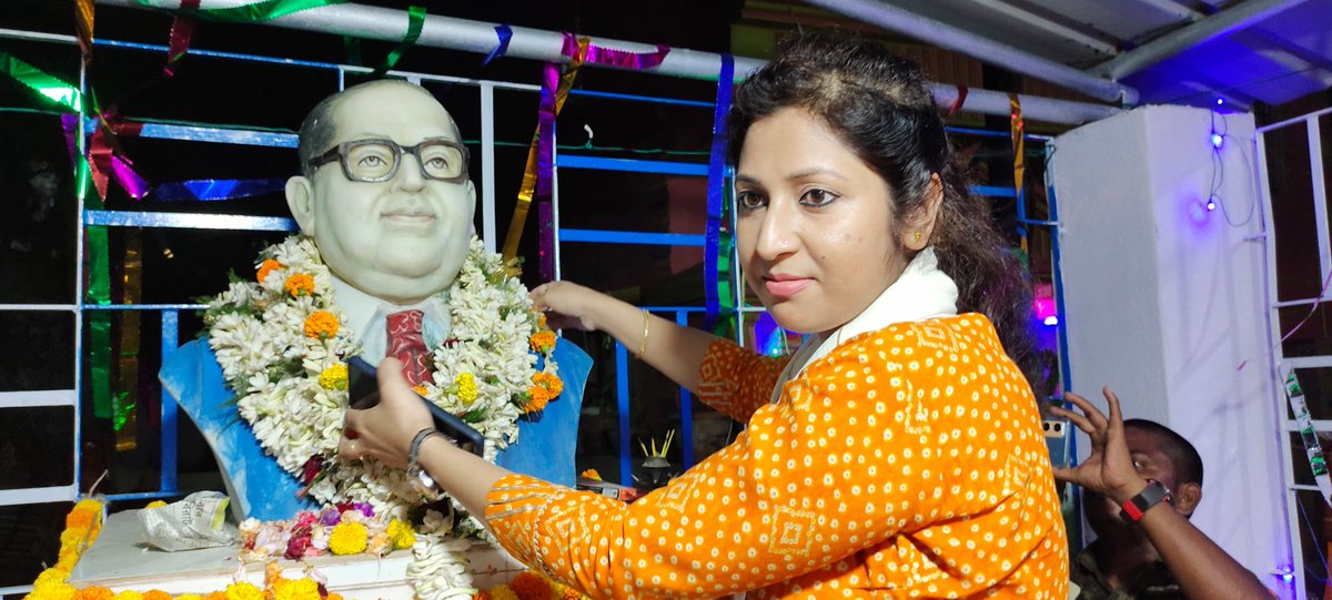 Runakhatun84's tweet photo. Some special moments of Dr. BR Ambedkar 131st Birthday Celebration on behalf of Hooghly District Trinamool https://t.co/nxUsLYJway.OBC Cell.
@MamataOfficial @abhishekaitc @AITCofficial @sayani06 https://t.co/EtvqPUn28K
