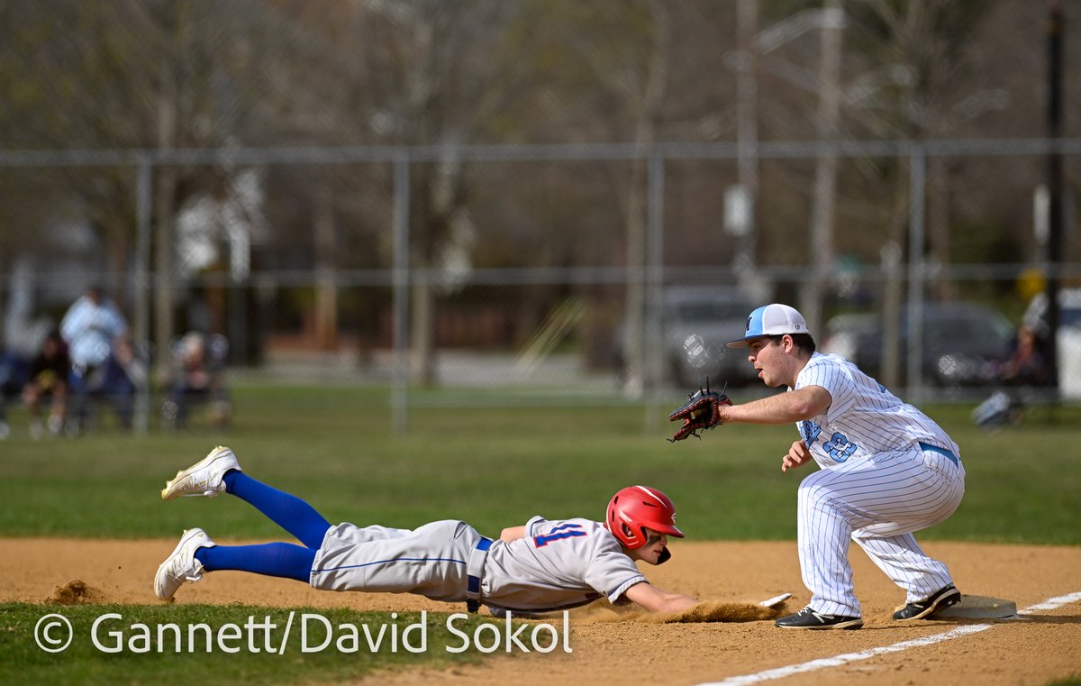 DavidSokol3's tweet photo. PHOTOS: Somerville High School baseball plays Medford at Playstead Park #wickedlocal #wickedlocalsomerville #gannett #somervillejournal
https://t.co/DNskCnFm1n https://t.co/zouoXXj0wX