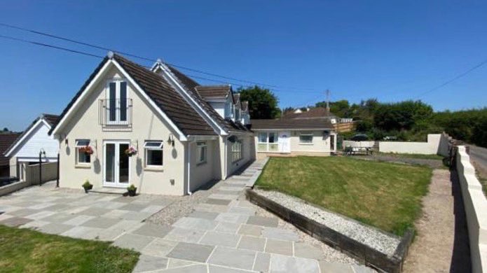 DiamondTiverton's tweet photo. This stunning 6 bedroom detached bungalow with annex in Withleigh is new to the market this week - https://t.co/uXdIWFxxTx #forsale #withleigh #devon #middevon #tiverton @GuildProperty https://t.co/uC3kKK66xD