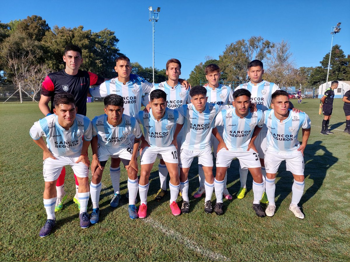 OficialAMSyD's tweet photo. #InferioresAFA En marcha la cuarta fecha del torneo de la Primera Nacional. Los chicos del Celeste enfrentan a @VillaDalmineOK. En el predio Tito Bartomioli ya juega la Cuarta. https://t.co/Kv8cz2ZM8d