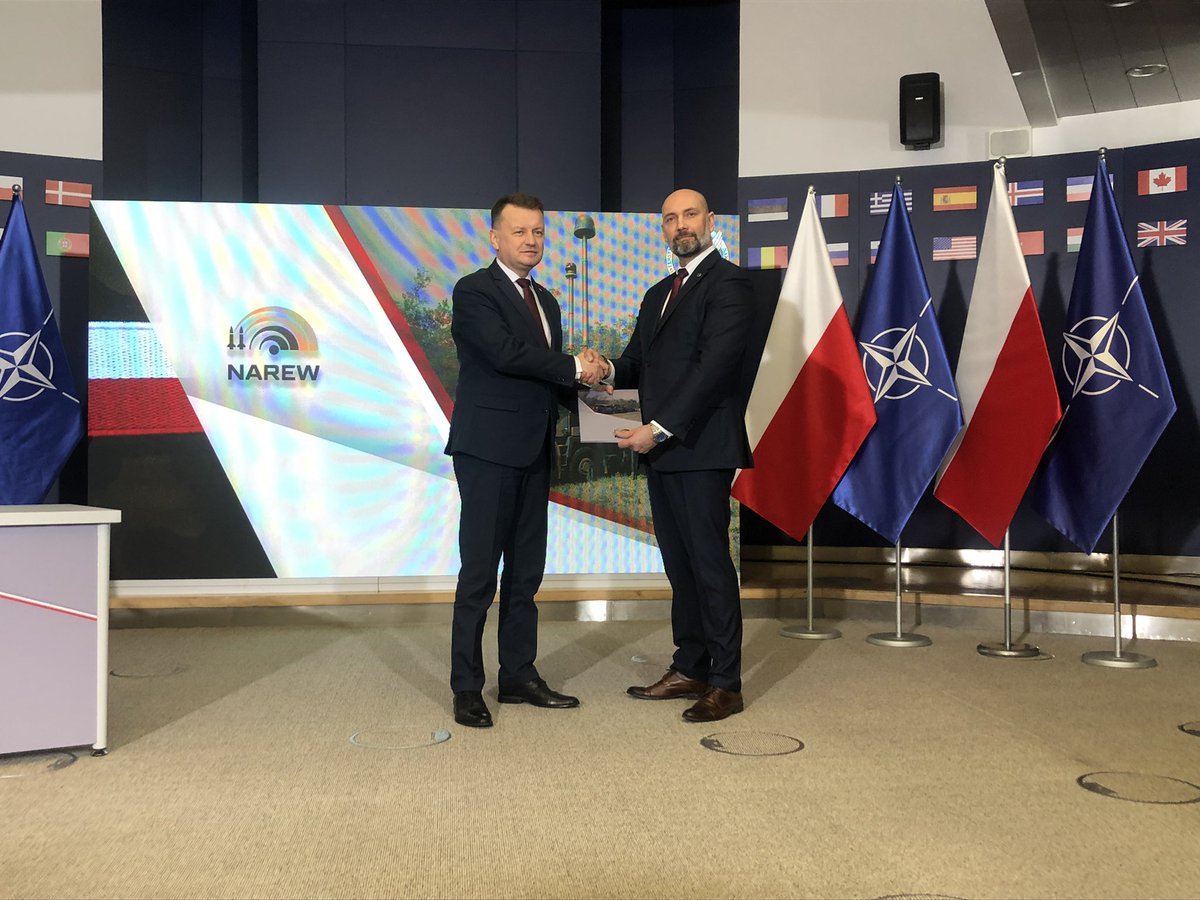 MON_GOV_PL's tweet photo. We współpracy z krajowym i zagranicznym przemysłem obronnym, podjęto decyzję o pozyskaniu elementów systemu efektora #CAMM oraz ich dalszej integracji z polskimi komponentami. W wyniku realizacji umowy pozyskane zostaną dwie jednostki ogniowe systemu. https://t.co/t1xgv0gobp