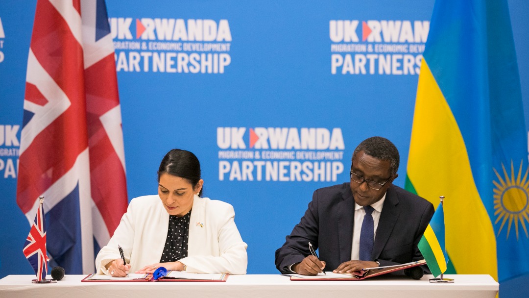 RwandaGov's tweet photo. The Government of #Rwanda has signed a bold new partnership with the United Kingdom which will take an innovative approach to address the global migration crisis from the roots, by tackling global inequalities of opportunity that drive economic migrants to leave their countries. https://t.co/uJtEg9hQJG